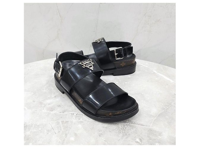 Louis Vuitton Sandali Mule Flat Comfort con Logo in Metallo Nero - vista 3