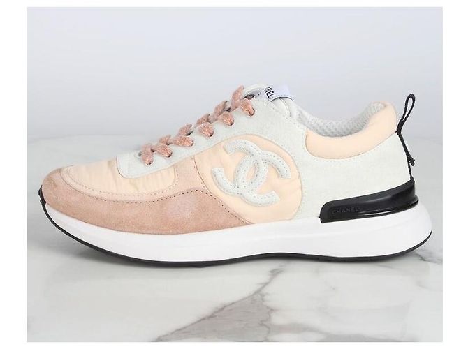 Chanel Baskets en daim style tennis rose - vue 3