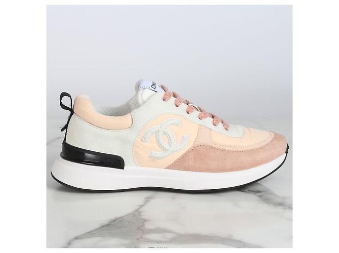 Chanel Baskets en daim style tennis rose - vue 4