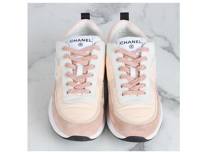 Chanel Baskets en daim style tennis rose - vue 7