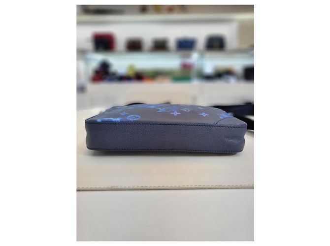 Louis Vuitton Borsa a tracolla Messenger Water Trio Blu - vista 17