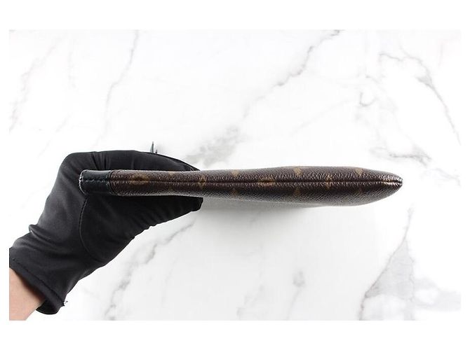 Louis Vuitton Clutch Daily Pouch Black Marrone - vista 4