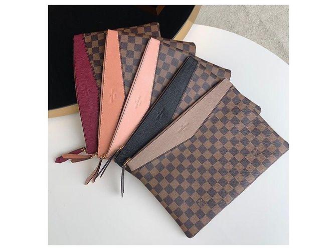 Louis Vuitton Clutch Daily Pouch Black Marrone - vista 9