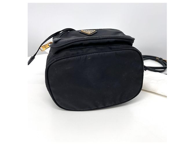 Prada Borsa bucket in nylon con logo a triangolo nero - vista 6