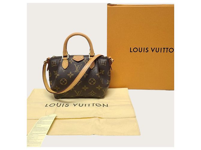 Louis Vuitton Borsa a tracolla Monogram Nano Turenne Marrone - vista 7