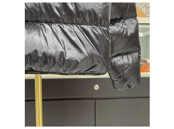 Kurze Moncler Abbadia Daunenjacke Schwarz - Ansicht 5
