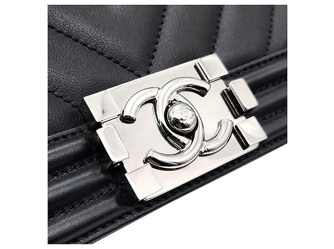 Chanel Borsa Boy in agnello con motivo chevron Nero - vista 8