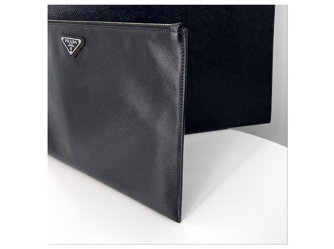 Prada Clutch Saffiano Triangle Logo Nero - vista 6