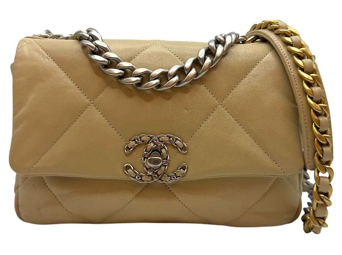 Chanel 19 Chanel Piccola borsa a tracolla in agnello beige Marrone - vista 10