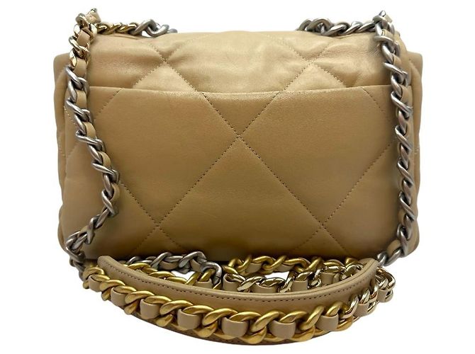 Chanel 19 Chanel Piccola borsa a tracolla in agnello beige Marrone - vista 4