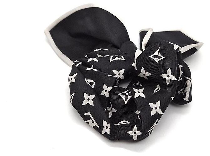 Louis Vuitton Scrunchie Monogram Silhouette Negro - vista 2