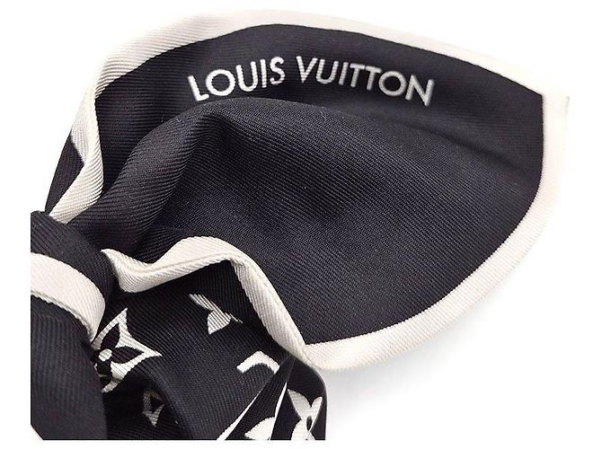 Louis Vuitton Scrunchie Monogram Silhouette Negro - vista 3