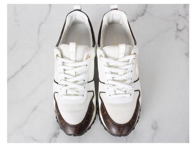 Louis Vuitton Runaway Gold Sneakers White - vista 7