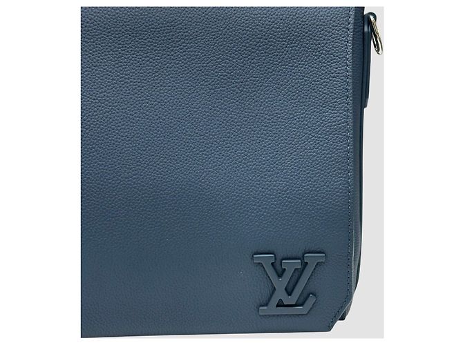 Louis Vuitton Borsa Messenger Aerogram Blue - vista 12