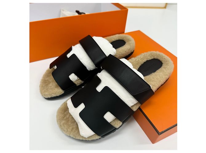 Hermès Sandali Cipres in shearling neri Arancione - vista 3