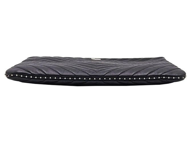 Chanel Clutch in Pelle Nera con Borchie e Chevron Nero - vista 7