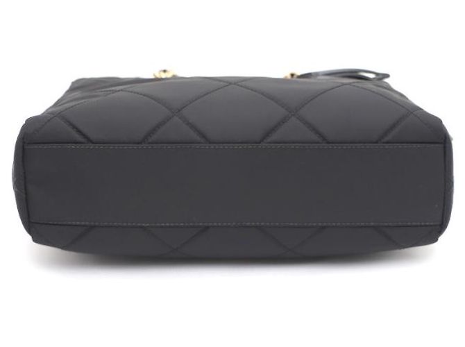 Prada Borsa Tote e Borsa a Spalla in Nylon con Logo Triangle e Catena in Metallo Dorato Nero - vista 14