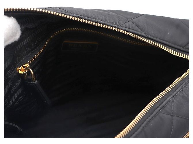 Prada Borsa Tote e Borsa a Spalla in Nylon con Logo Triangle e Catena in Metallo Dorato Nero - vista 16