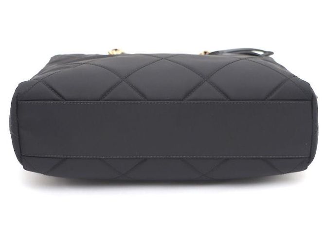 Prada Borsa Tote e Borsa a Spalla in Nylon con Logo Triangle e Catena in Metallo Dorato Nero - vista 6