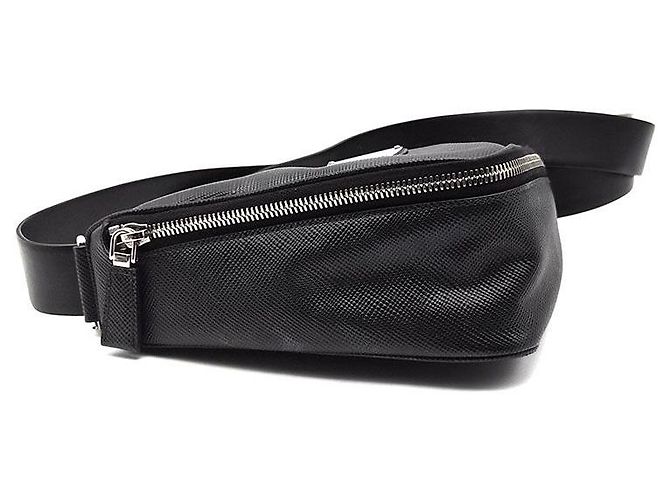 Prada Saffiano Triangle Gürteltasche Schwarz - Ansicht 8