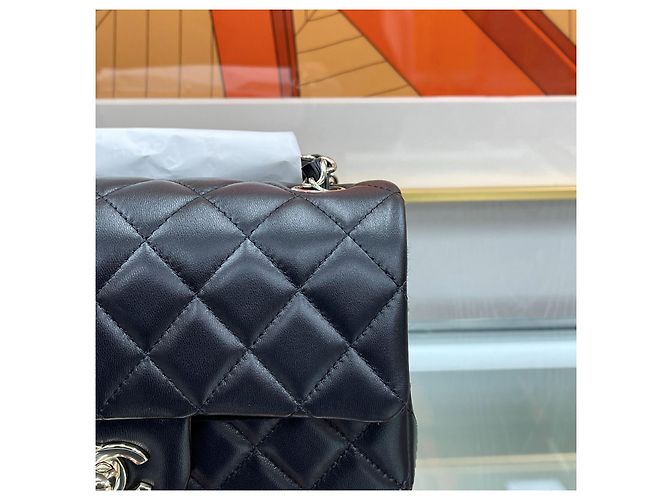 Chanel Classic New Mini Lambskin Black Champagne Gold Nero - vista 3