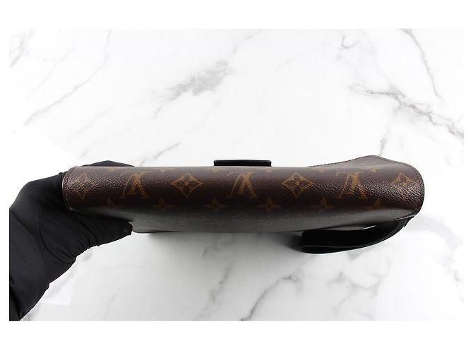 Louis Vuitton Clutch Monogram Pouch Marrone - vista 5