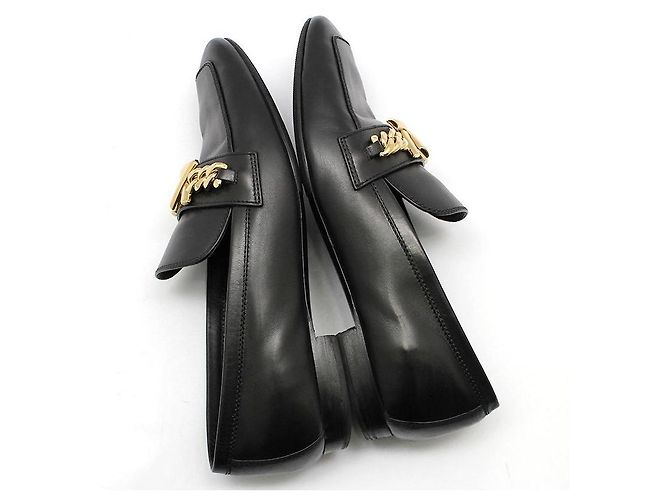 Louis Vuitton Mocassim flat LV Gold Upper Case preto - vista 8
