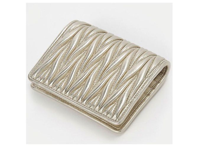 Cartera Corta Matelassé Miu Miu Oro AFPP Blanco - vista 3