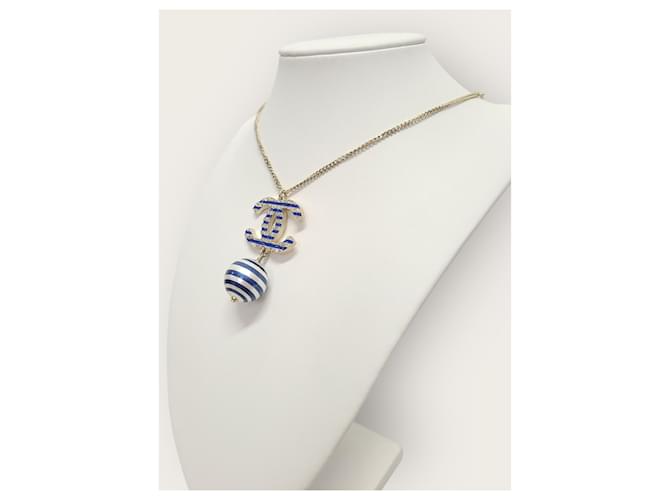 Chanel Collana di perle con logo CC e strisce blu - vista 3