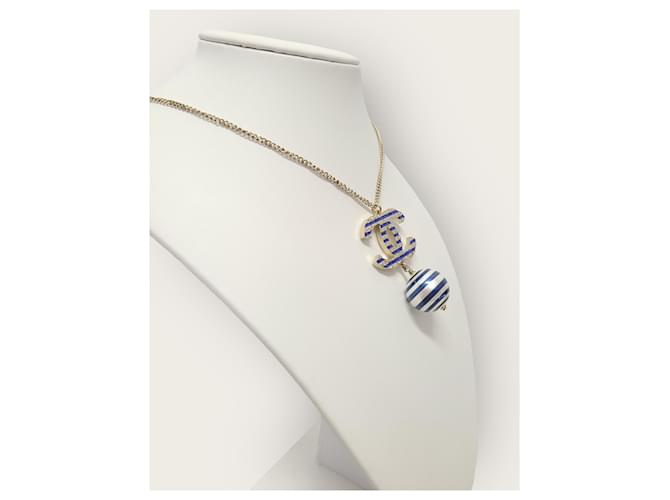 Chanel Collana di perle con logo CC e strisce blu - vista 4