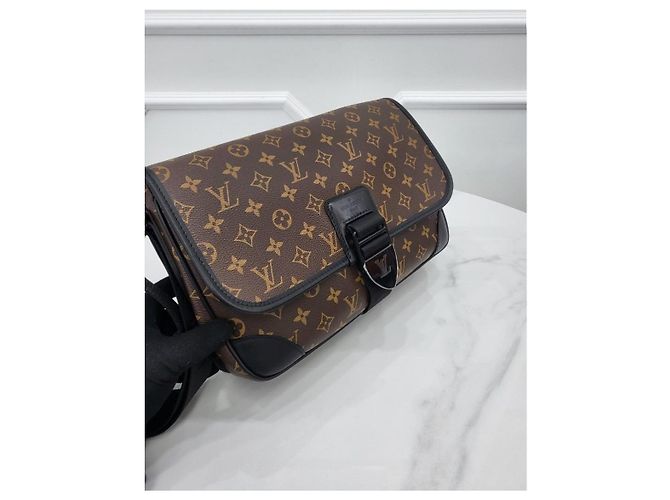 Louis Vuitton Borsa Messenger Monogram Arch Argento - vista 3