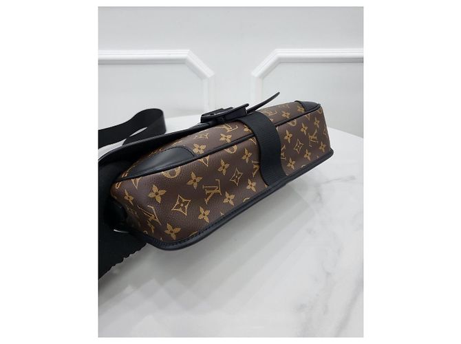 Louis Vuitton Borsa Messenger Monogram Arch Argento - vista 6