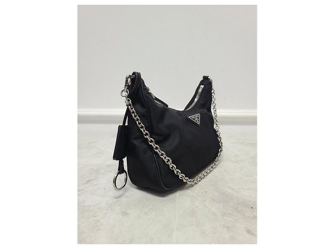 Prada Borsa Hobo in Re-Nylon con Logo Triangolo Argento Nero Re-Edition - vista 3