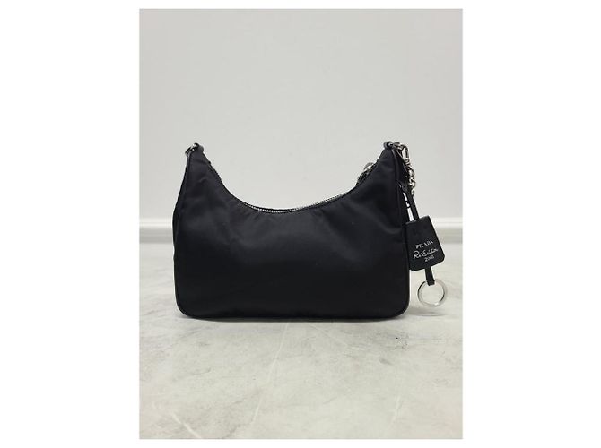 Prada Borsa Hobo in Re-Nylon con Logo Triangolo Argento Nero Re-Edition - vista 5