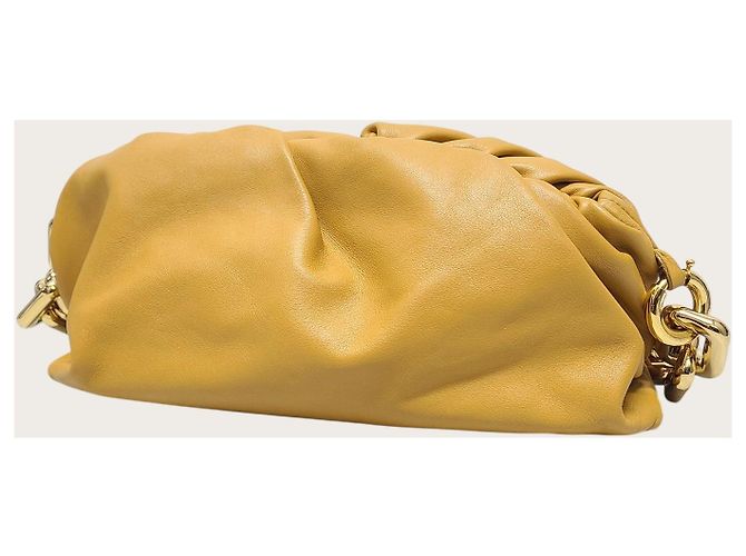 Bottega Veneta Sac bandoulière Dumpling en cuir caramel avec chaîne dorée Marron - vue 2