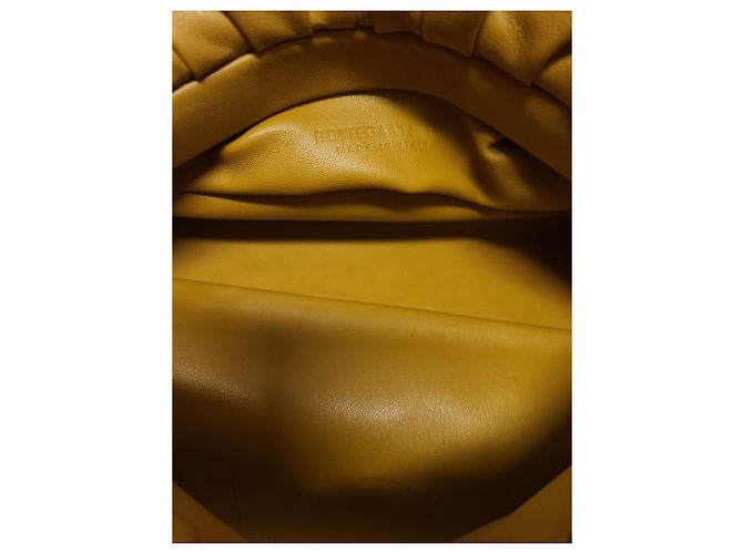 Bottega Veneta Sac bandoulière Dumpling en cuir caramel avec chaîne dorée Marron - vue 4