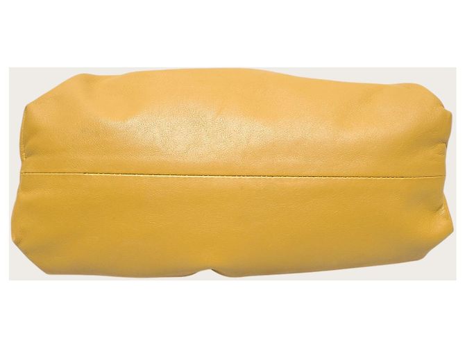 Bottega Veneta Sac bandoulière Dumpling en cuir caramel avec chaîne dorée Marron - vue 6