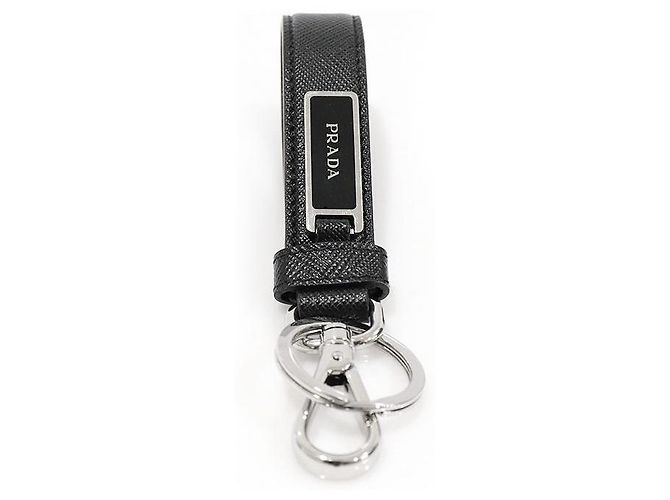 Prada Schwarzer Saffiano-Leder Schlüsselanhänger mit geteiltem Ring und Emaille-Logo - Ansicht 3
