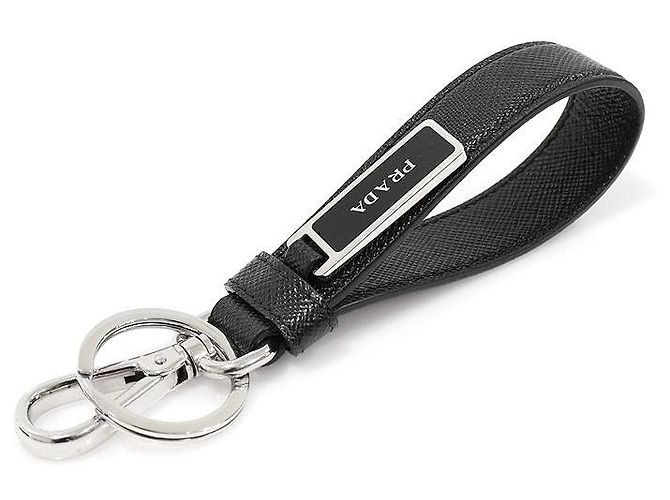 Prada Schwarzer Saffiano-Leder Schlüsselanhänger mit geteiltem Ring und Emaille-Logo - Ansicht 4