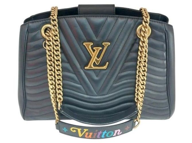 Louis Vuitton Borsa a tracolla New Wave in pelle nera - vista 2