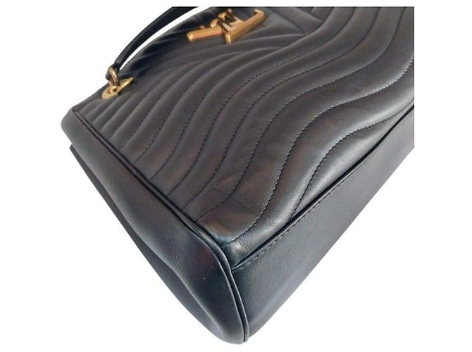 Louis Vuitton Borsa a tracolla New Wave in pelle nera - vista 5