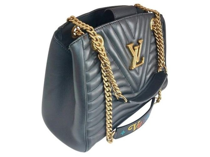 Louis Vuitton Borsa a tracolla New Wave in pelle nera - vista 7