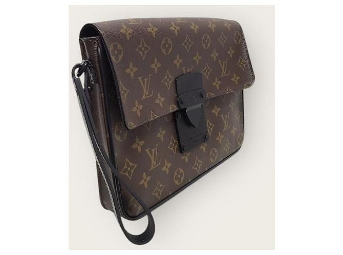 Louis Vuitton Clutch Monogram Lock - vista 3