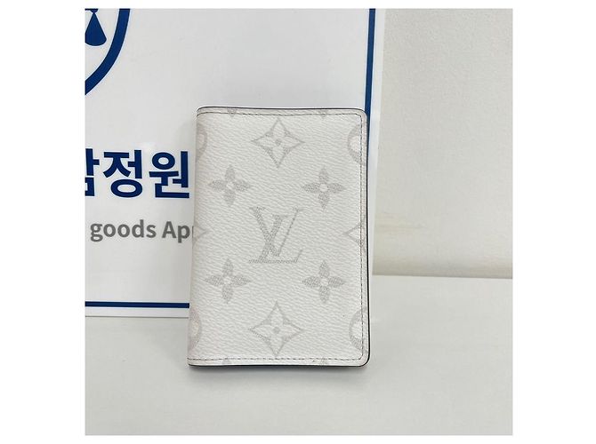 Louis Vuitton Monogram Card Holder White - view 2