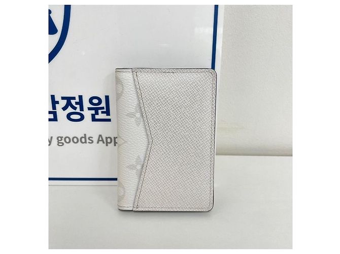 Louis Vuitton Monogram Card Holder White - view 5