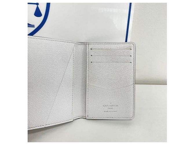 Louis Vuitton Monogram Card Holder White - view 6