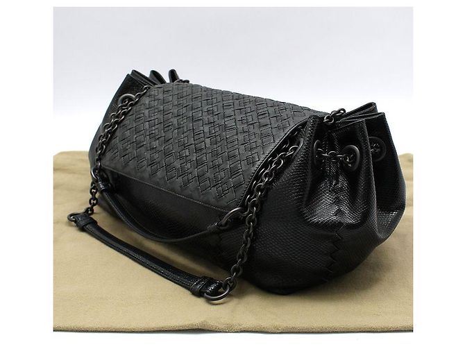 Bottega Veneta Schultertasche aus Python-Mesh und schwarzem Leder - Ansicht 2
