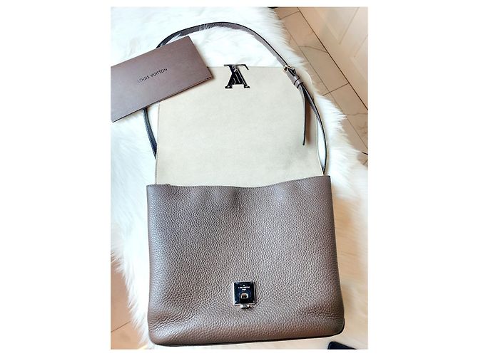 Louis Vuitton Bolsa Volta Top Handle Marrom - vista 10