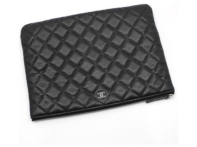 Chanel Clutch Classic New Medium in Caviar Nero - vista 3