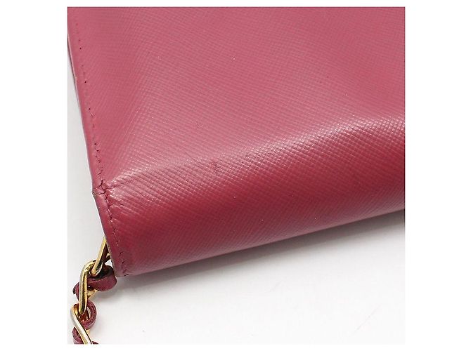 Prada Borsa Crossbody WOC in Saffiano rosa con catena dorata - vista 6